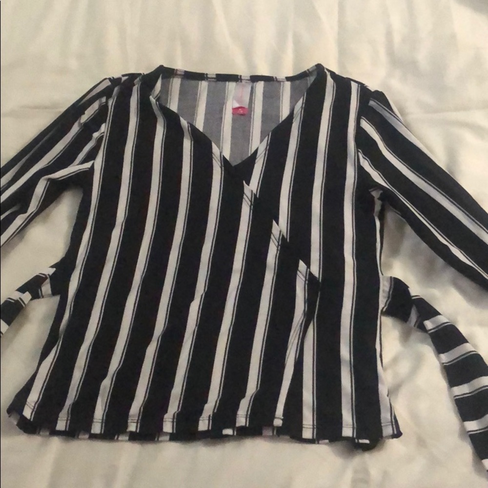 Black & white striped top